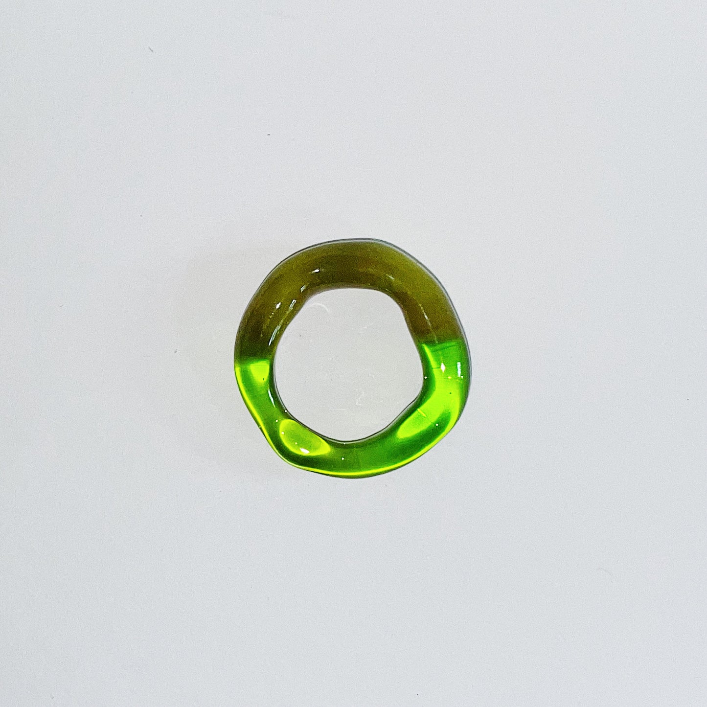 green squigle ring