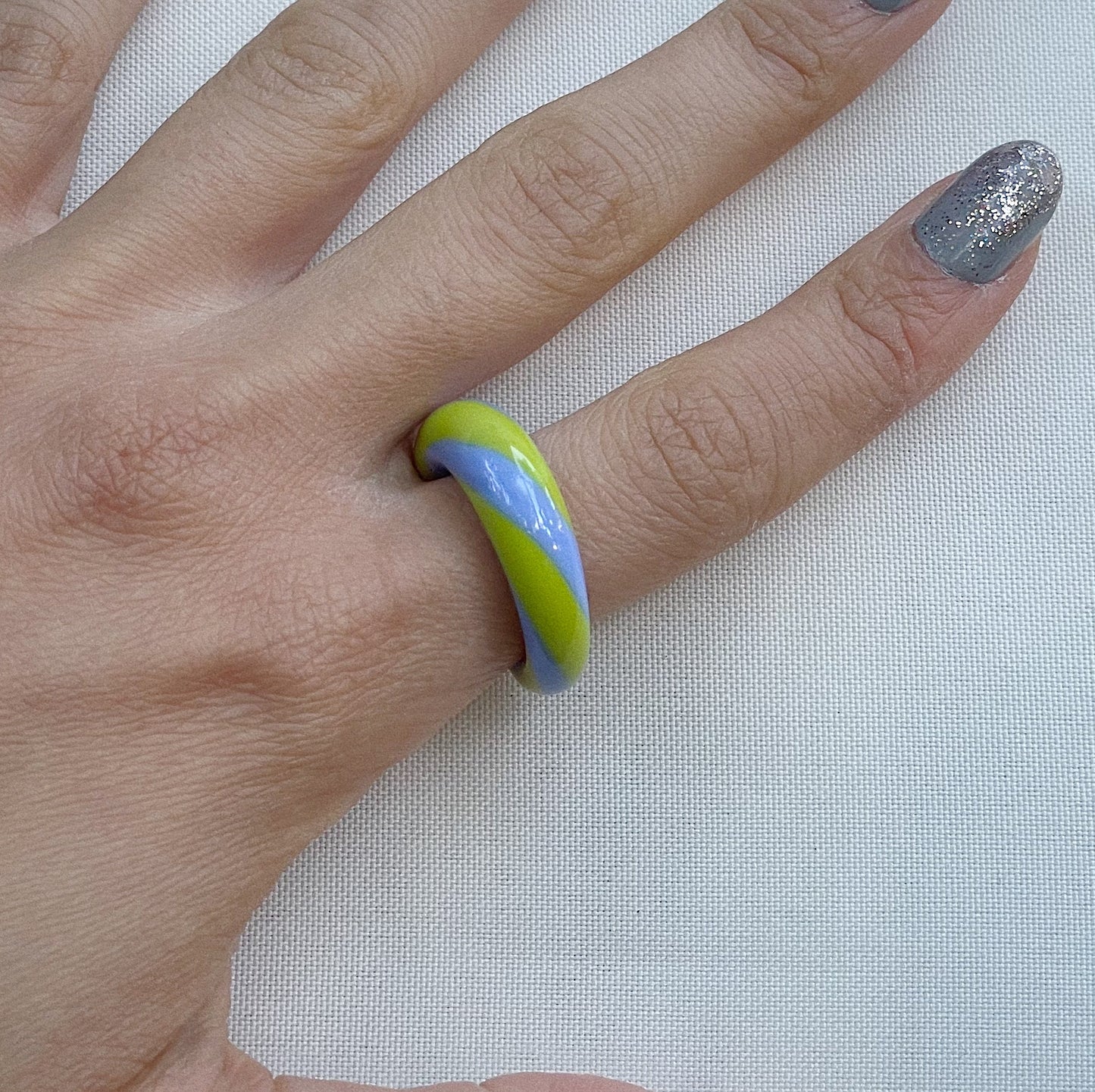 green squigle ring